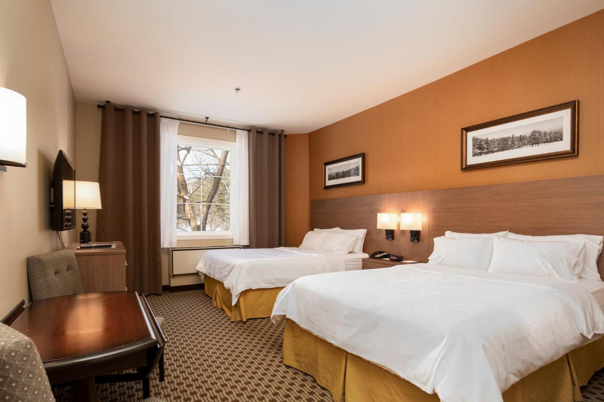 Holiday Inn Express & Suites Tremblant By Ihg Монт-Тремблант Екстериор снимка