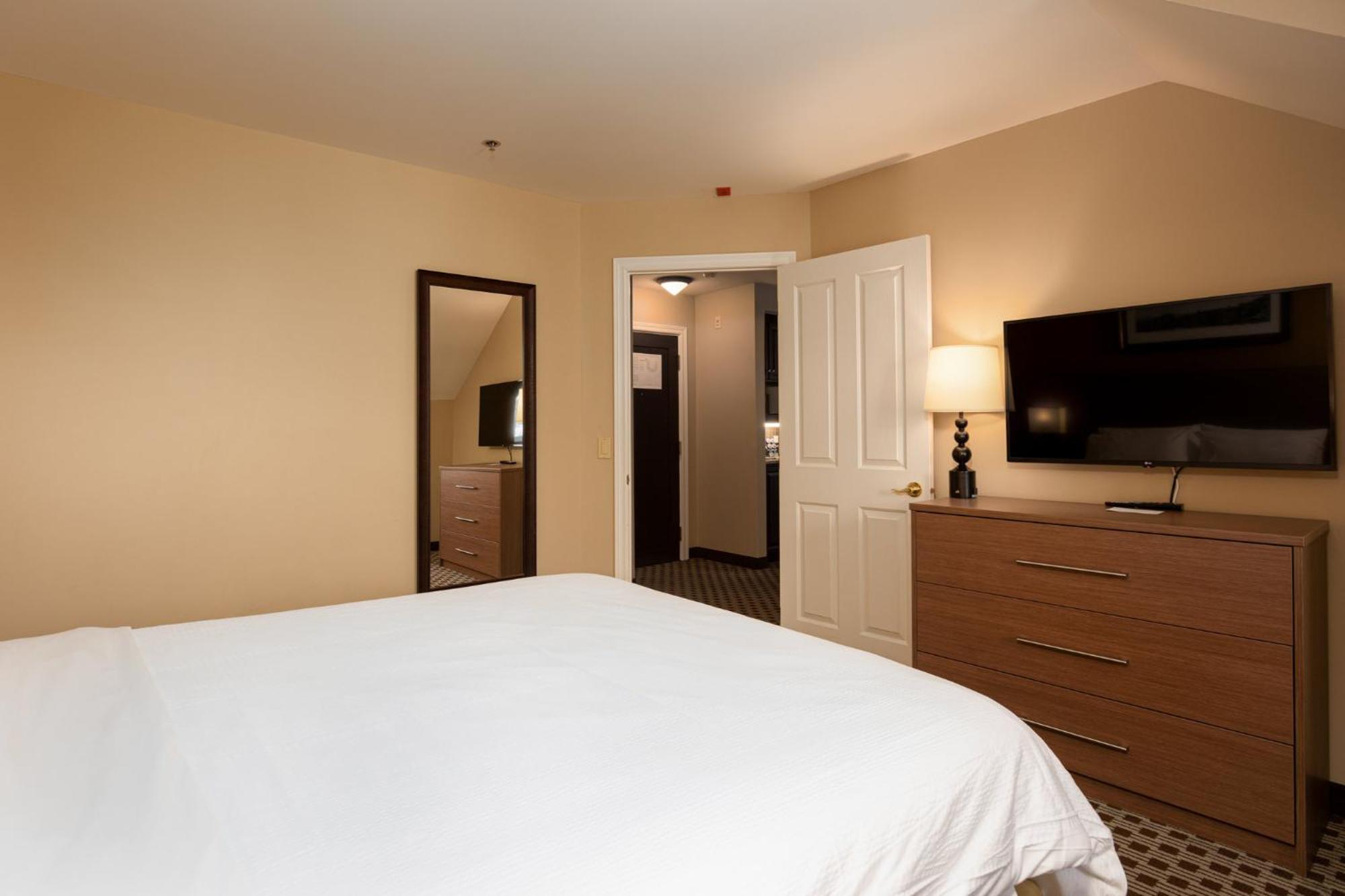 Holiday Inn Express & Suites Tremblant By Ihg Монт-Тремблант Екстериор снимка