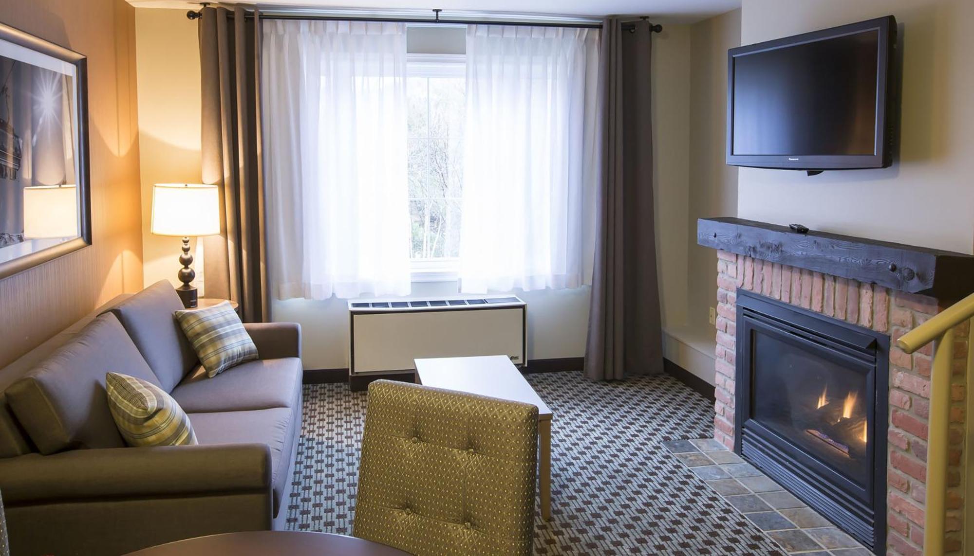 Holiday Inn Express & Suites Tremblant By Ihg Монт-Тремблант Екстериор снимка