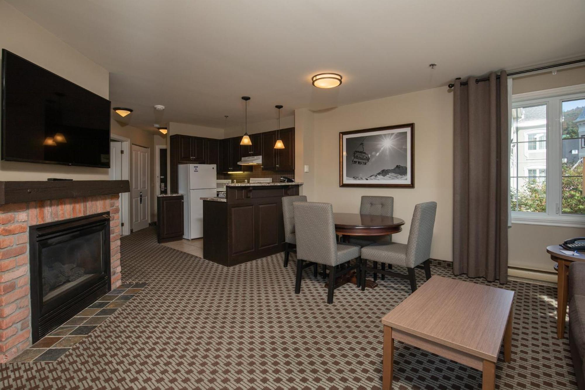 Holiday Inn Express & Suites Tremblant By Ihg Монт-Тремблант Екстериор снимка