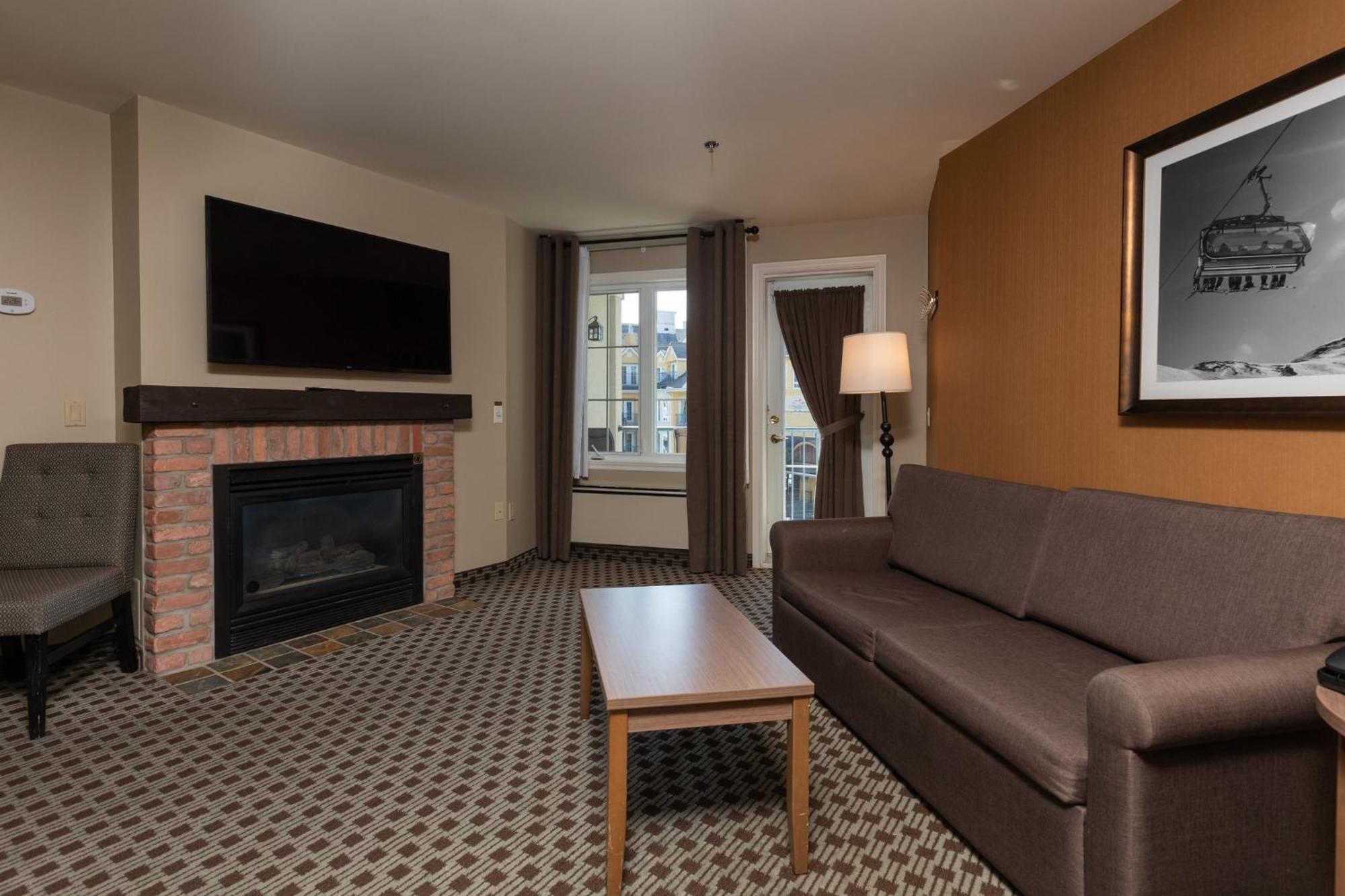 Holiday Inn Express & Suites Tremblant By Ihg Монт-Тремблант Екстериор снимка