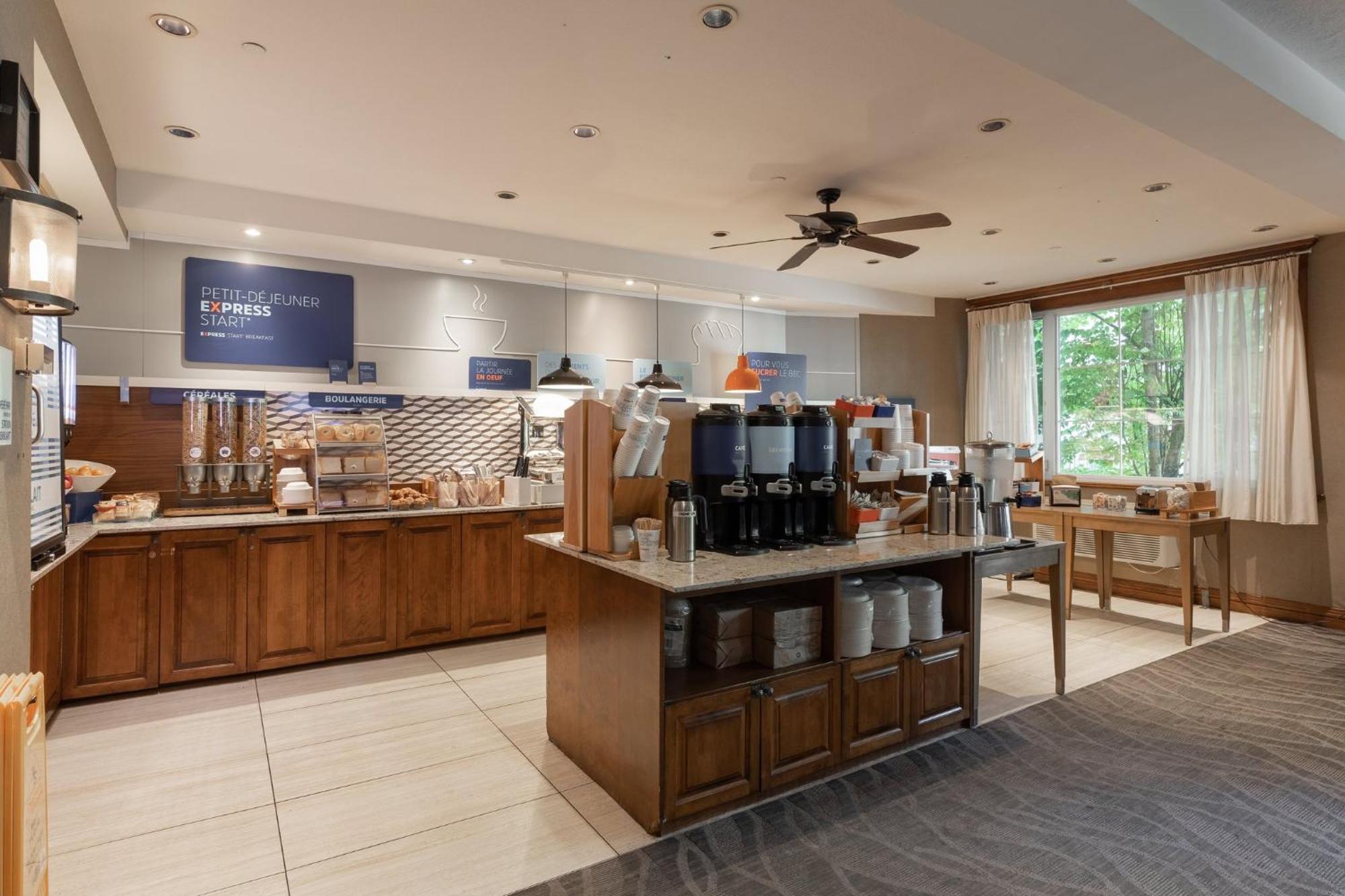 Holiday Inn Express & Suites Tremblant By Ihg Монт-Тремблант Екстериор снимка