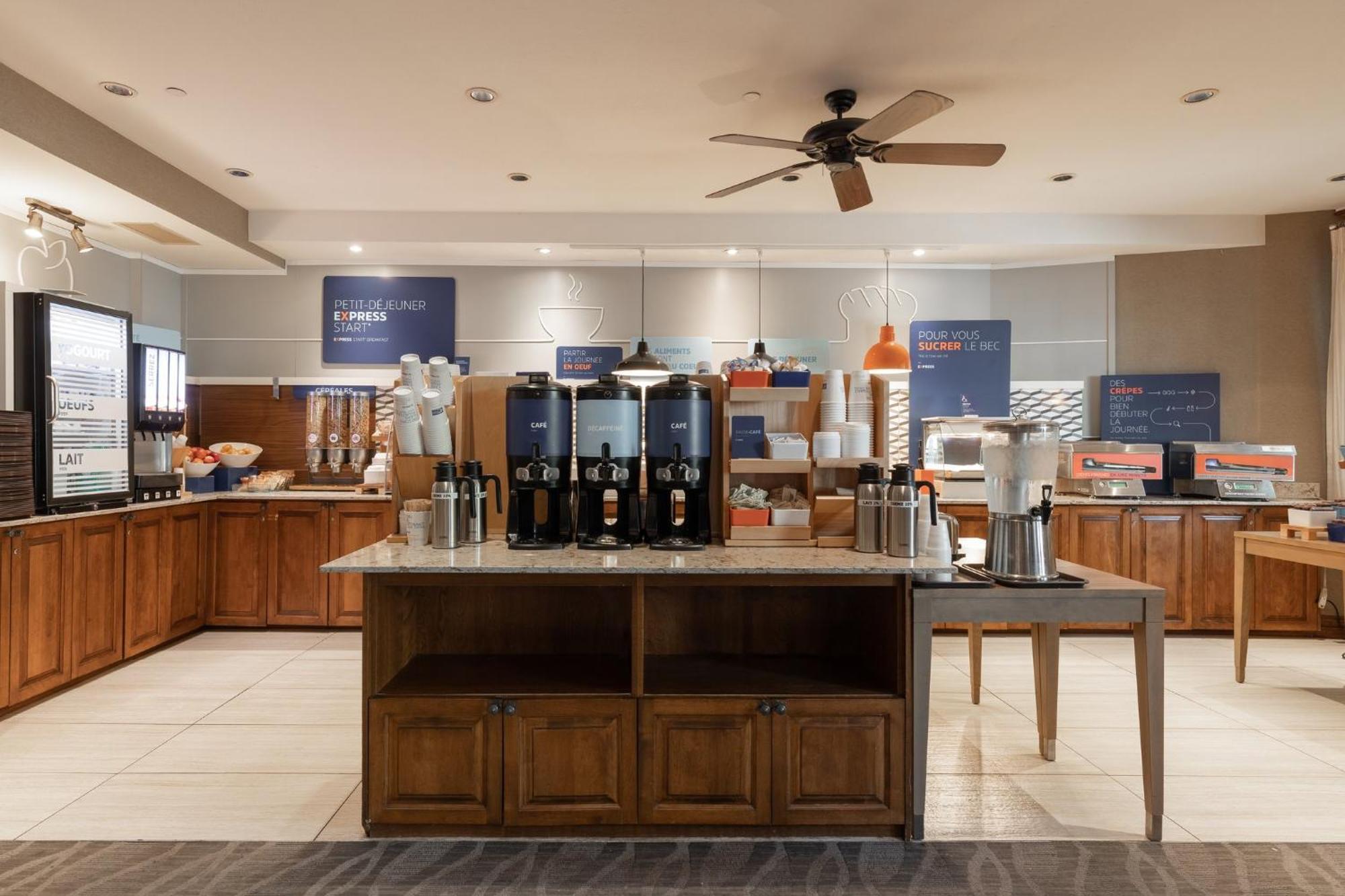 Holiday Inn Express & Suites Tremblant By Ihg Монт-Тремблант Екстериор снимка