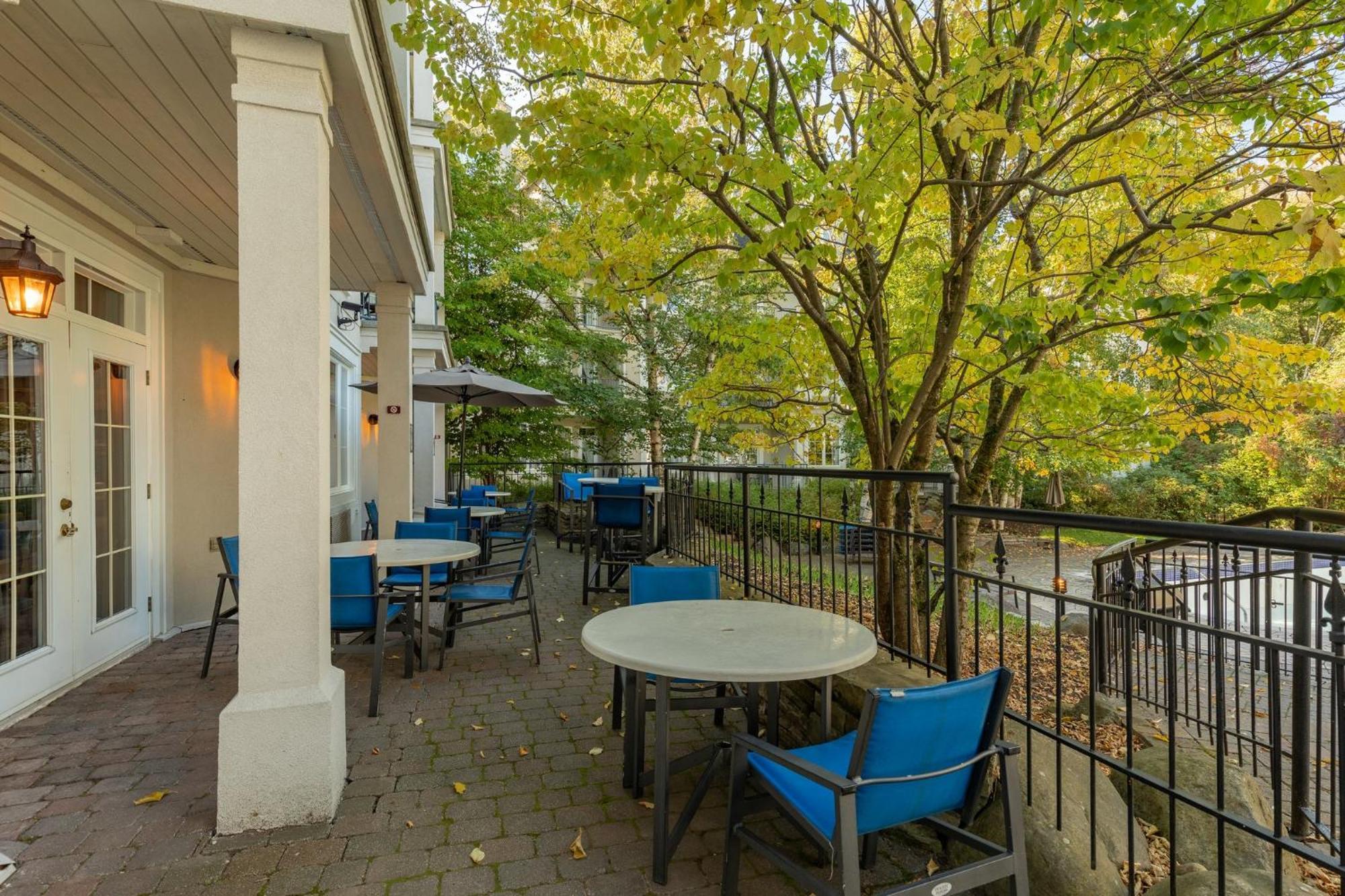 Holiday Inn Express & Suites Tremblant By Ihg Монт-Тремблант Екстериор снимка